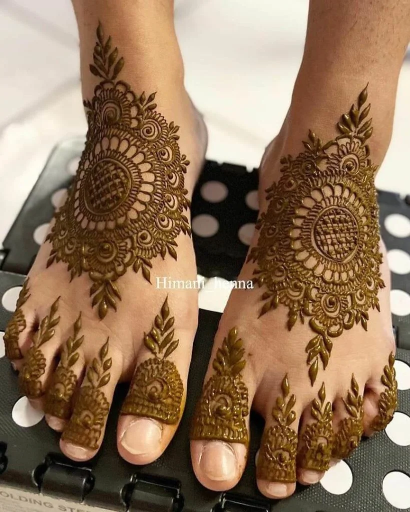 mehndi design feet simple