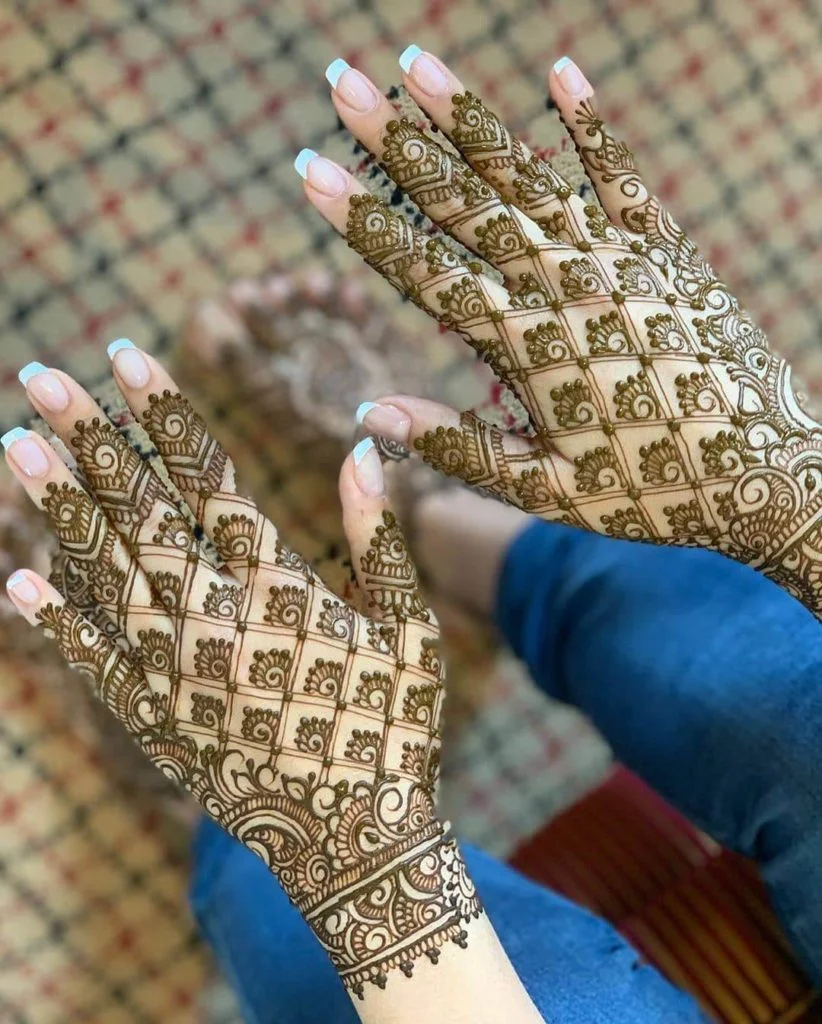 Design Mehndi Hand