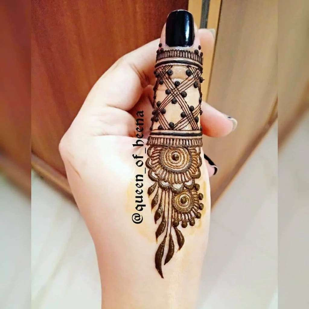 latest finger mehndi designs