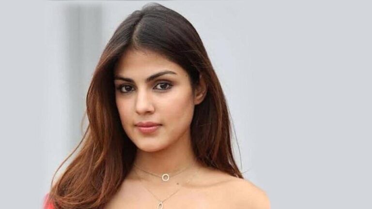 Rhea Chakraborty Biography in Hindi