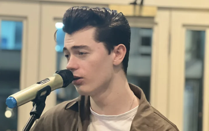 Elliot James Reay Biography, Age, Height, Career, Girlfriend, Net Worth, Wiki & More